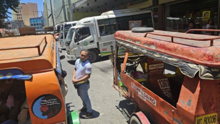Tricycle Drivers, Operators First To Receive Cash Assistance In Northern Mindanao