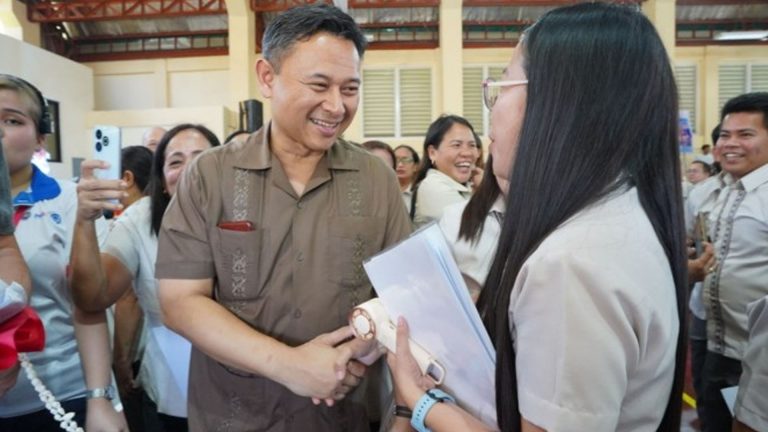 DepEd: Nearly 24K Aspiring School Heads Join Nationwide Assessment