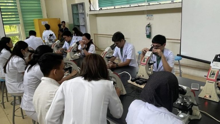 Doktor Para Sa Bayan To Produce 648 New Scholars This Year