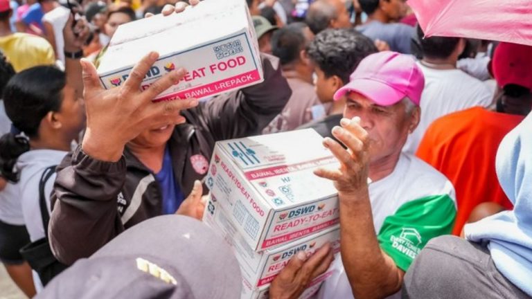 1.7K Legazpi Fishers Receive Aid Under DSWD’s Food-For-Work Program