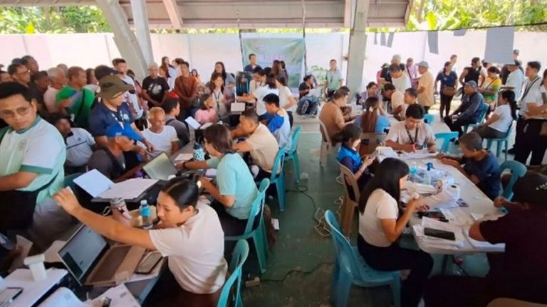 Over 129K Bicol Farmers Receive PHP300 Million Presidential Aid