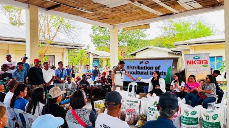 Ilocos Norte Town Gives PHP25 Million Agri Aid To 800 Farmers