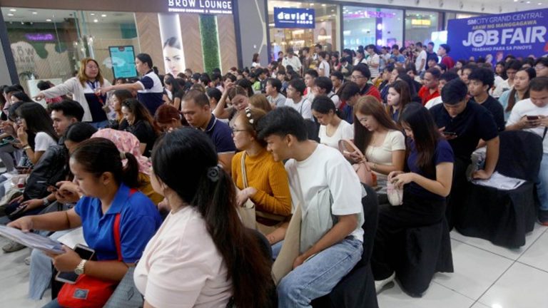 Palace: Government Focused On Quality Jobs, Poverty Reduction