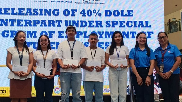 DOLE Awards SPES Pay Share To 181 Students In Negros Occidental