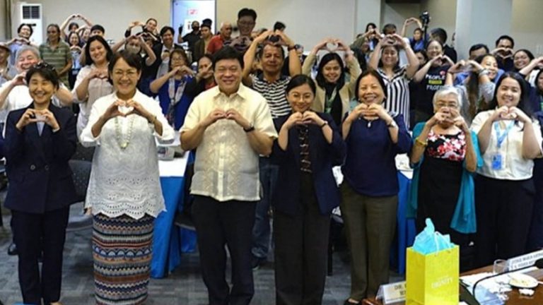 Rights-Based Health Governance Pushed In PhilHealth-CHR Partnership