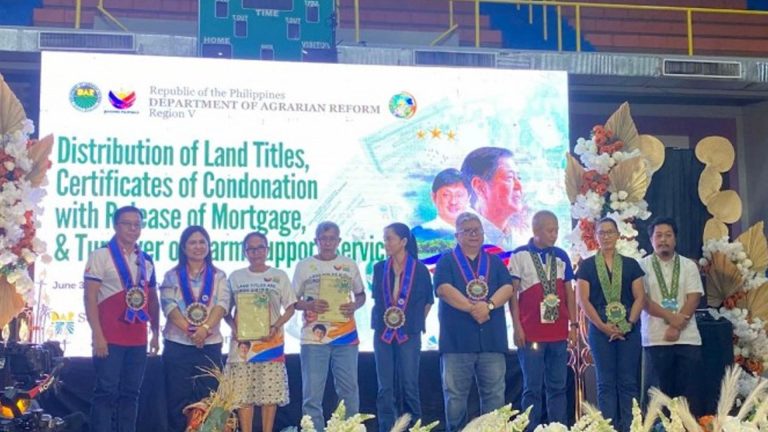 Nearly 10K Bicol Farmers Freed From PHP418 Million Debt, Receive Land Titles