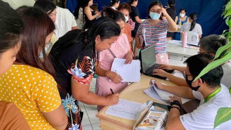 Laoag Residents Avail Of Free Health Services Through YAKAP Program