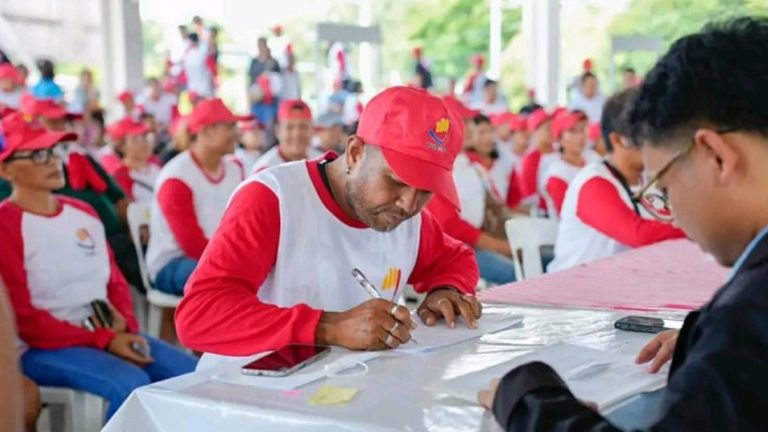 Camiguin Distributes PHP3 Million DOLE Aid To 412 Workers