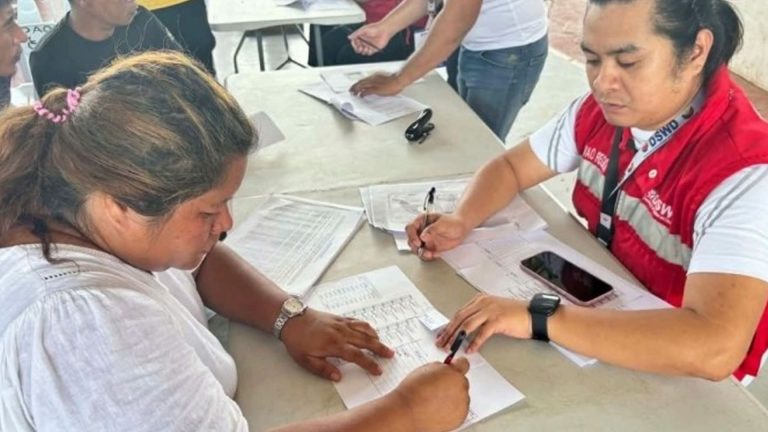 DSWD-11 Releases PHP6 Million To 600 Davao Oriental Workers