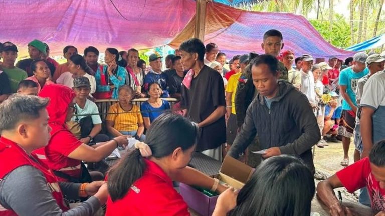 DSWD-11 Gives PHP3 Million Cash Aid To 453 Quake-Affected Families