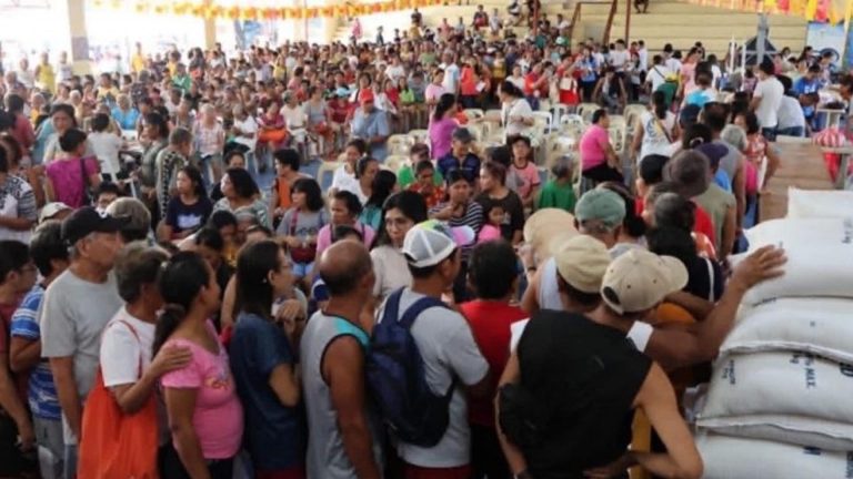 2.5K Sorsogon Town Residents Avail Of ‘Benteng Bigas’ Rice