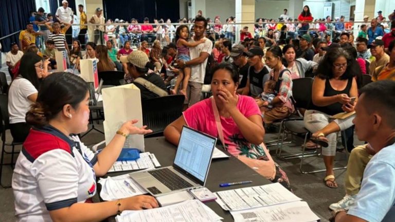 Thousands Of Negros Oriental Households Receive First UPLIFT Cash Assistance