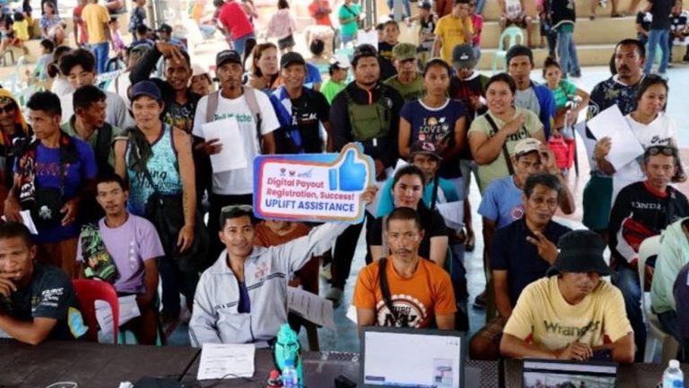 DSWD-11 Gives UPLIFT Aid To 5.5K Residents In Davao Del Sur, Davao Occidental