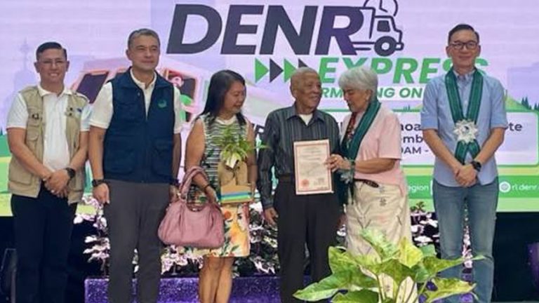 DENR Distributes 1K Land Patents In Ilocos Region