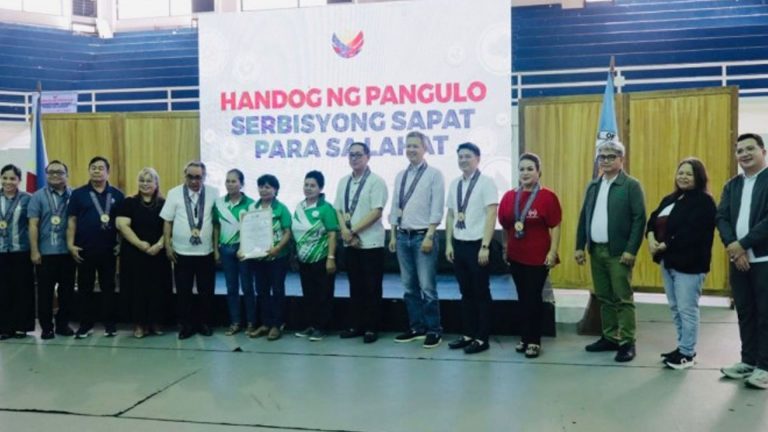 Hundreds Of Caraga Farmers Get Farm Equipment Under Handog Ng Pangulo