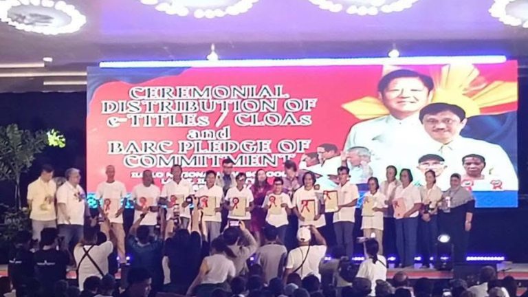 DAR Distributes 12,131 Land Titles To Farmers In Western Visayas