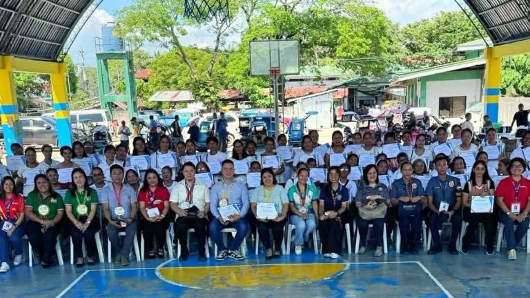 266 Iloilo Families Exit 4Ps After Achieving Self-Sufficiency